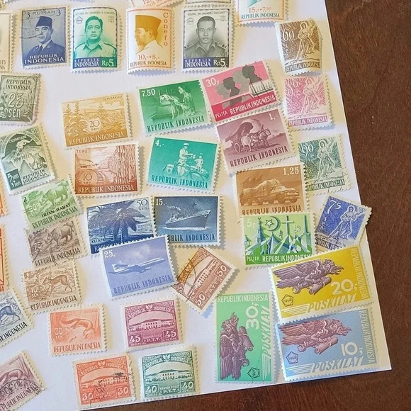 🌴3/$15🌴 Vintage stamps from Indonesia - Picture 5 of 6